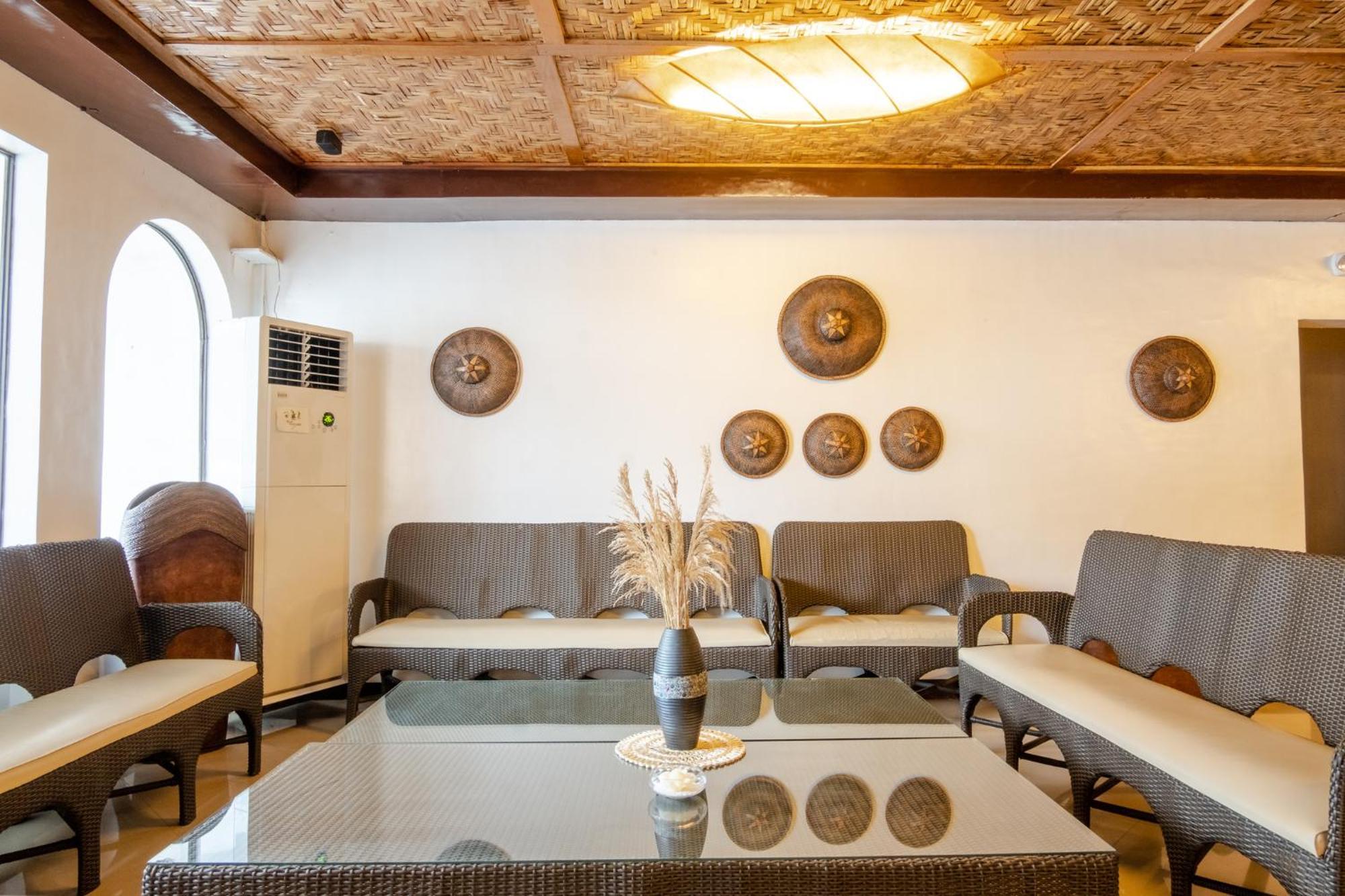 Public House Hostel Île de Mactan Extérieur photo